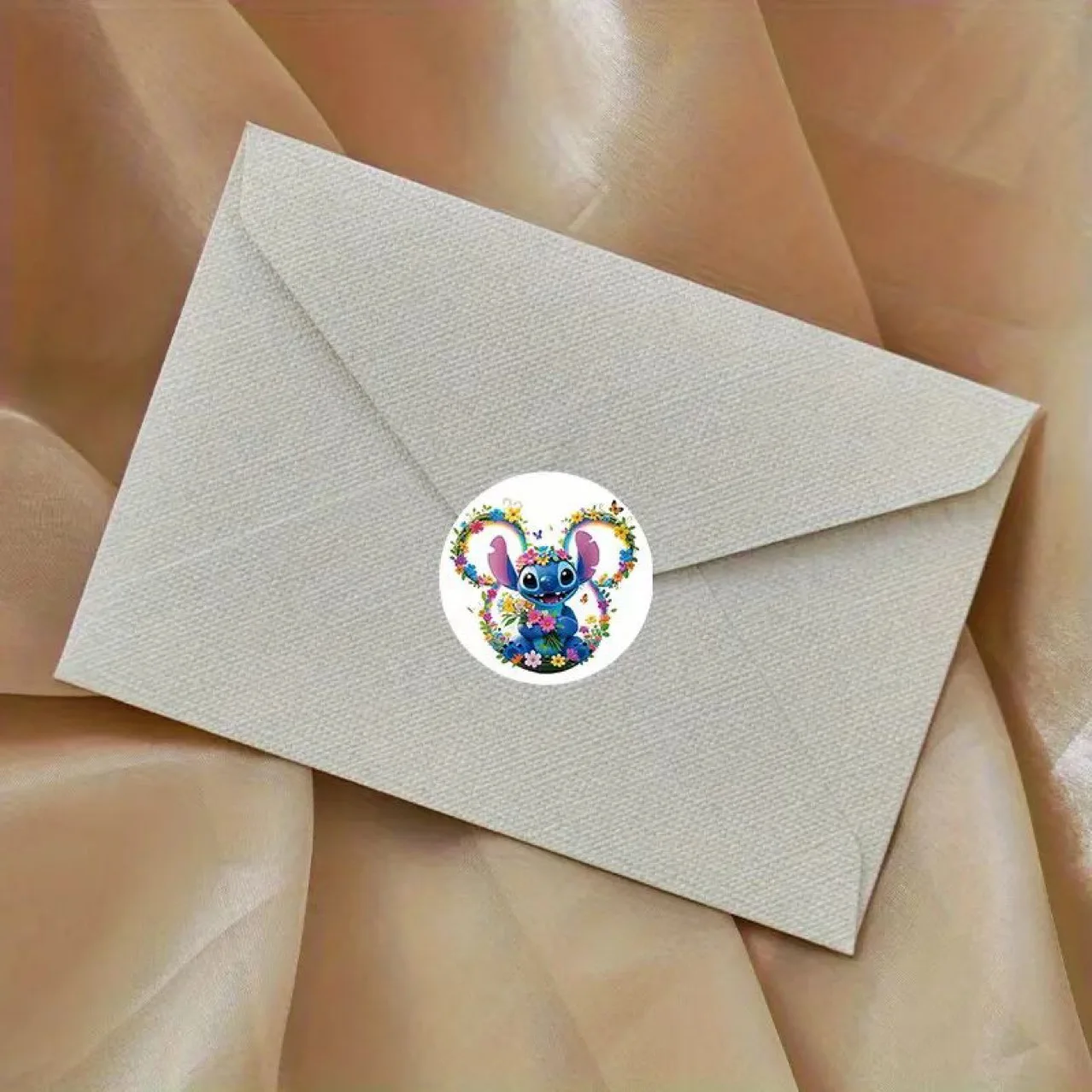 ملصق أطفال على شكل نجمة شهيرة من Miniso، ملصق كرتوني مقاوم للماء للهاتف المحمول، ملصق تزيين لحساب اليد للكمبيوتر المحمول