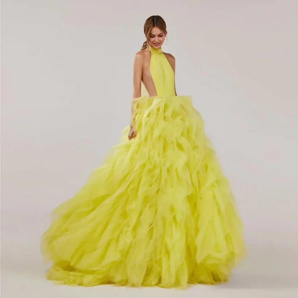 Traumgelbe elegante Abendkleider aus Tüll für bodenlangen Neckholder, ärmelloses Abendkleid mit Volants, Vestidos De Fiesta, individuell gestaltet