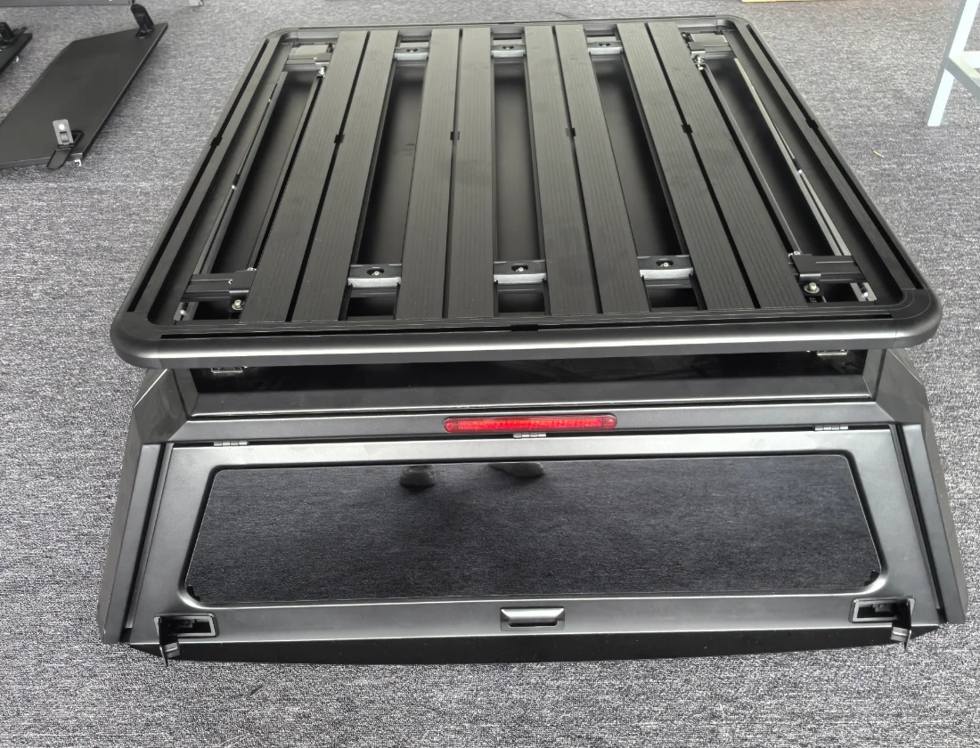 

Hinged Folding Hard Tonneau Cover forToyota Tundra 2022-2026 Aluminum Alloy Locking Waterproof Rust-Resistant 5.5ft Bed