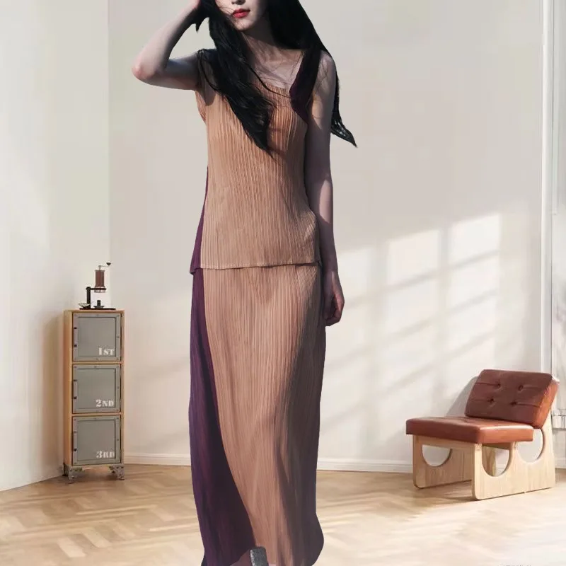 

Miyake плиссированный модный костюм с юбкой, женский костюм, лето 2023, новый дизайн, нишевая майка без рукавов, топ, юбка до половины тела, комплект из двух предметов