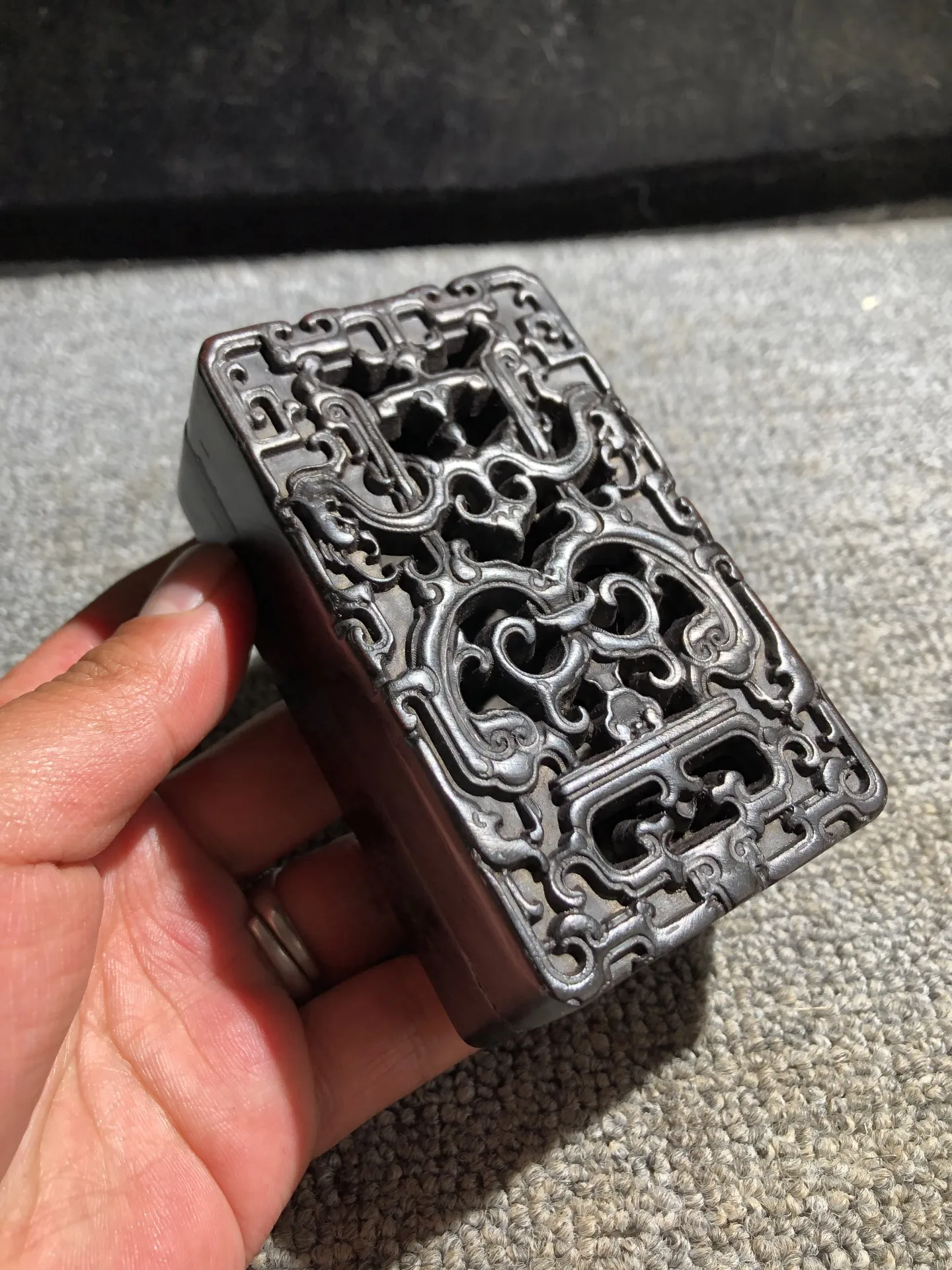 

China hollow carved buckle box jewelry box incense box ornaments
