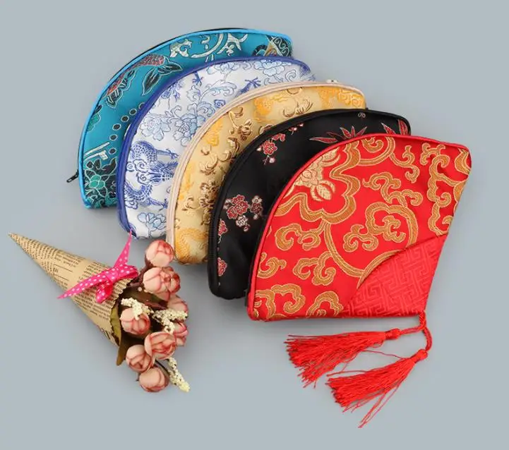 

Patchwork Fan Shaped Zipper Cloth Bag Coin Purse Tassel Silk Brocade Jewelry Cosmetic Gift Packaging Pouch 50pcs SN4254