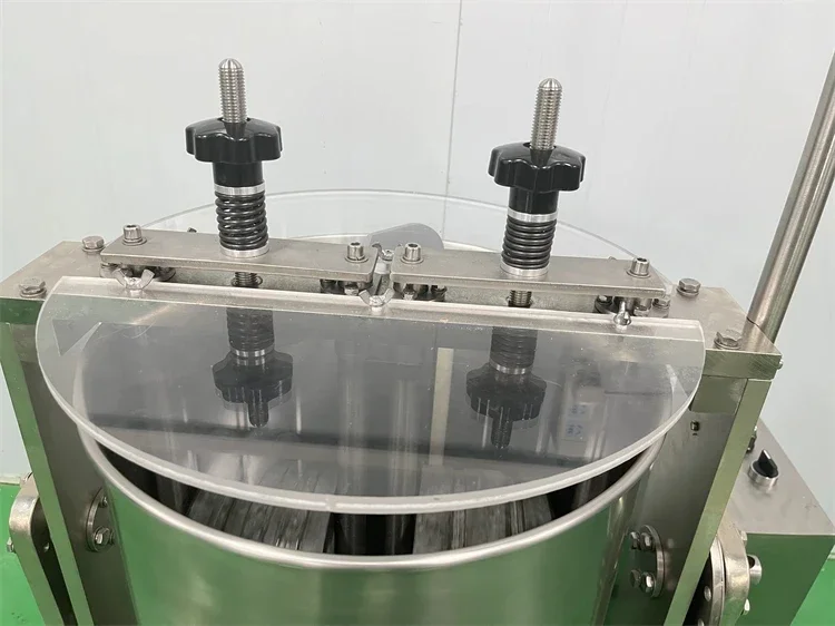 Genyond 10-100L Chocolate Grinding Machine Automatic Cocoa Melanger for Bakery Dairy Factories