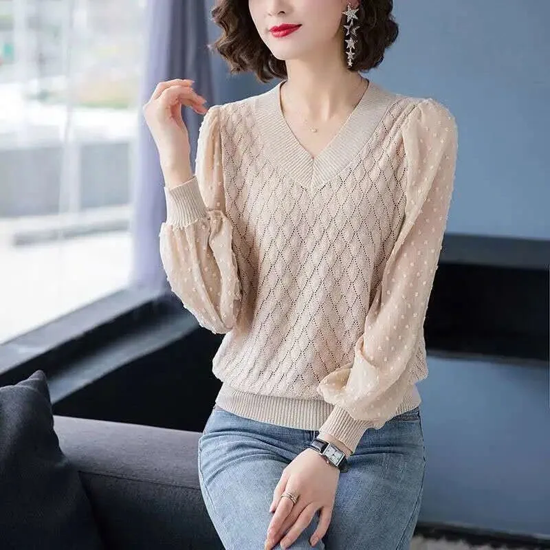 New Spring Fashion Korean Solid Color Hollow V-neck Top Thin Loose Versatile Style Trendy Women\'s Knitted Long Sleeved Sweater