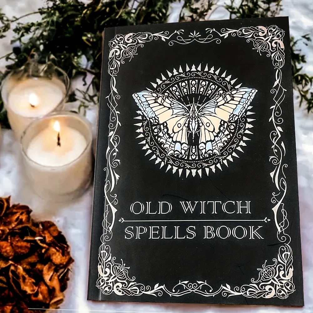 Antikes Zauberbuch mit aufwendigem goldenem Schmetterlingsumschlag und mystischen Symbolen – Old Witch Spells Book für Wicca – Detail 2