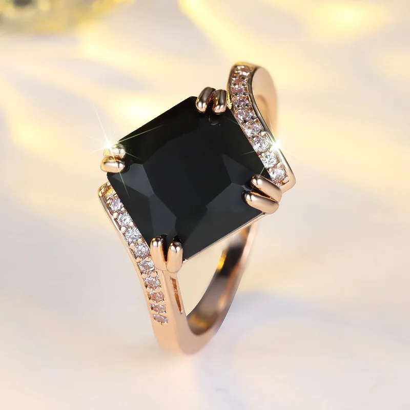 

Retro French Copper Set Zircon Women's Fashion Casual Jewelry Square Black Crystal Ring