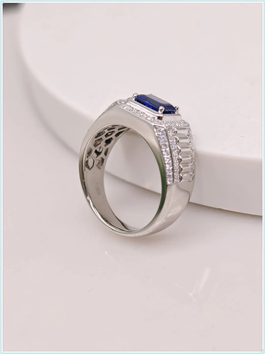 14K Gold Lab-Grown Diamond CVD HPHT Emerald Cut Blue Sapphire 1CT Platinum Men's Ring Engagement Ring Custom & Wholesale Jewelry