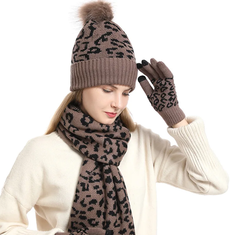 Women\'s Winter Keep Warm Set Fleece Lining Beanie Telefingers Gloves Thicken Scarf Knitted Muffler Hat Leopard Neckerchief