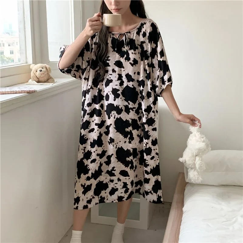 ثوب نوم نسائي من الساتان صيفي خفيف الوزن ملابس نوم أنيقة لطيفة ملابس تنحيف للمنزل ملابس حمام خفيفة بيجامات