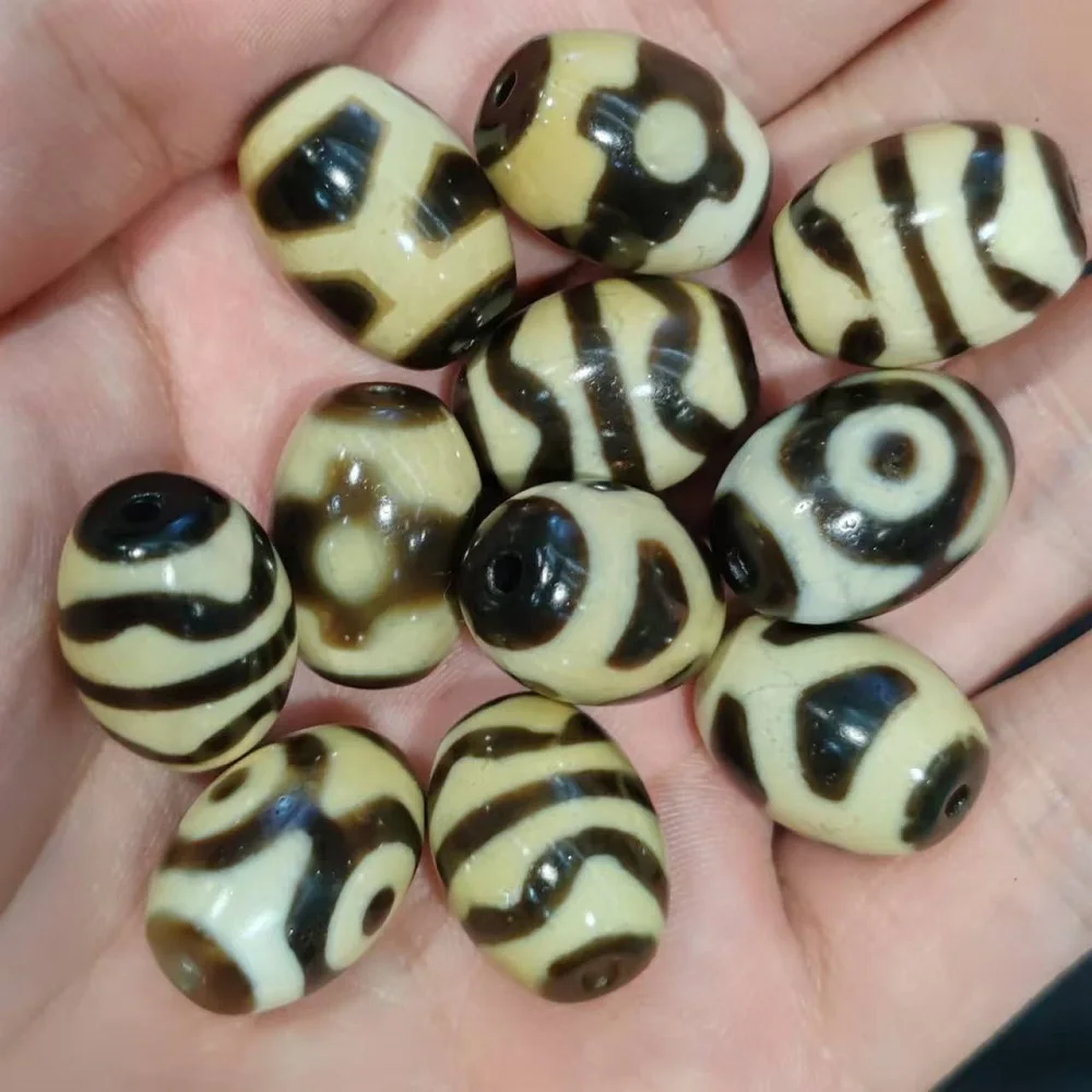 100pcs Tibetan style penetrating high oil teeth Huangdaluo Tianyan agate Tianzhu necklace pendant DIY accessory Dzi