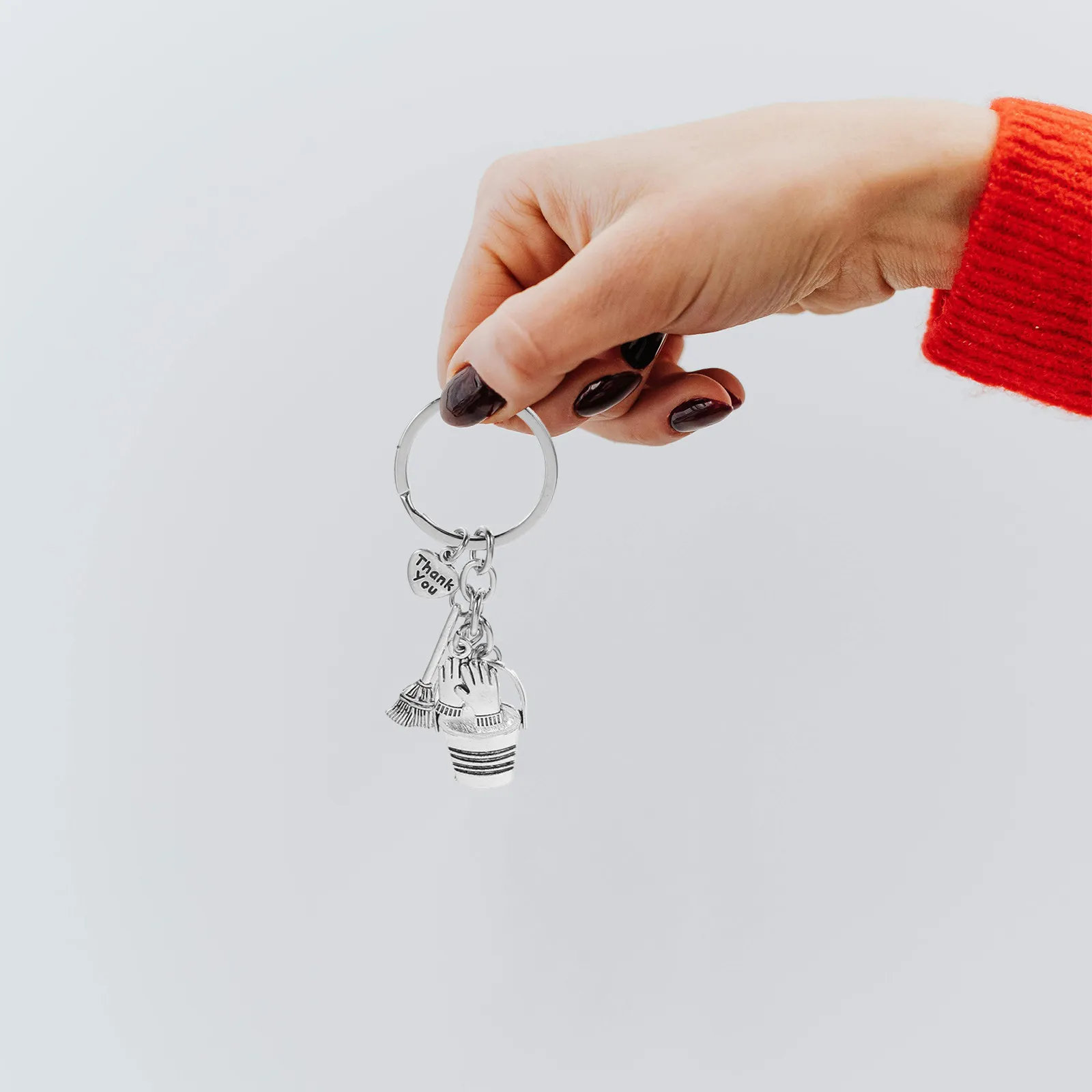 6 porte-clés de ménage en métal, motif seau et balai, mini-breloques, cadeau de remerciement pour le personnel de nettoyage