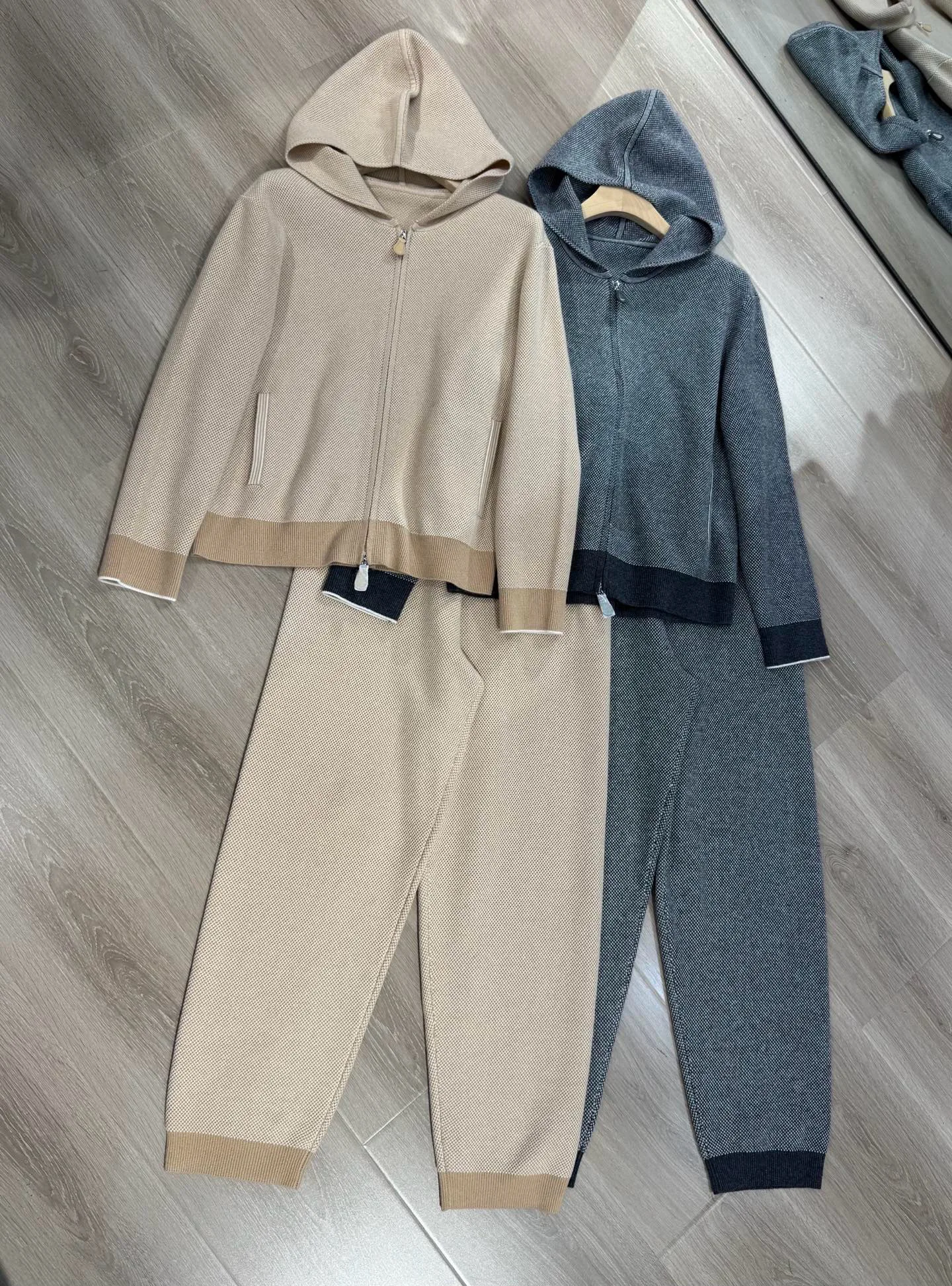 

Women's 25 Autumn New Elegant Hooded Wool Cashmere Cardigan Jacket with Loose Waist Casual Pants suit