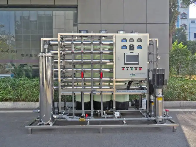 مصنع معالجة الفولاذ المقاوم للصدأ نظام التناضح العكسي 500LPH 1000LPH معدل تحلية مياه البحر 98%