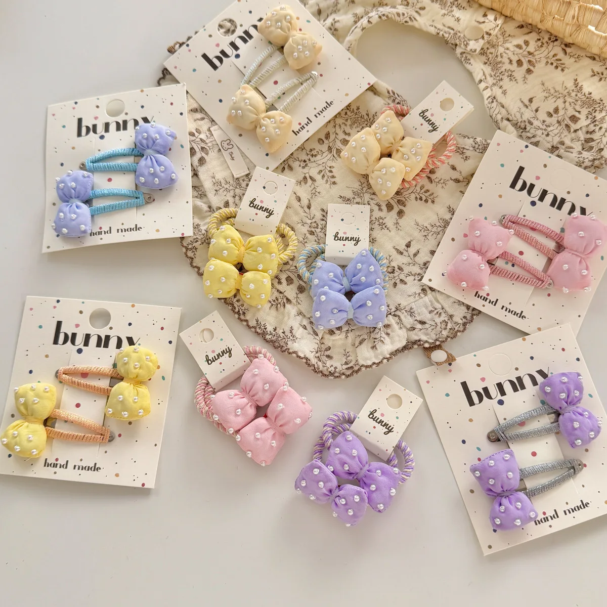 

Весенние тканевые резинки для волос с жемчужными бантиками для девочек, милые детские высокоэластичные резинки для хвостиков, набор из 2 заколок для волос для малышей