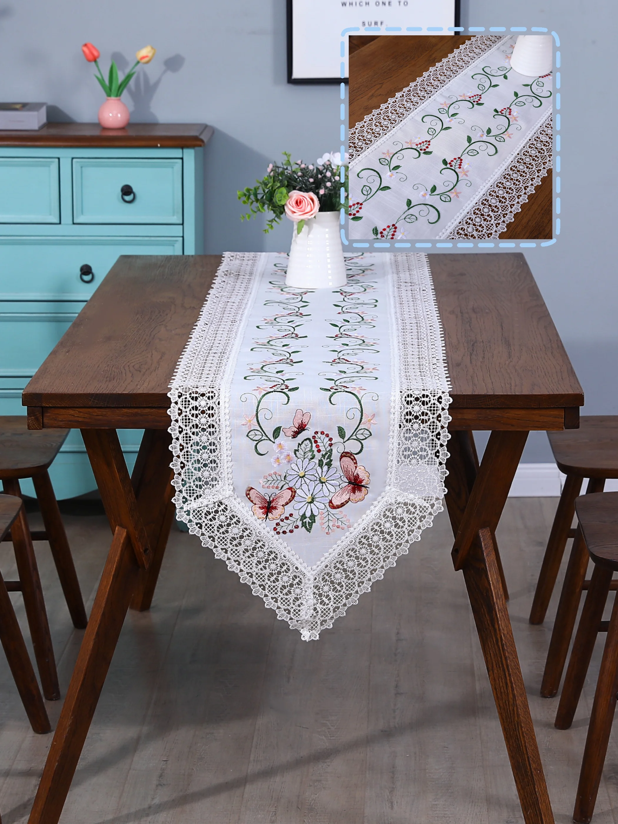 1 Piece Butterfly Embroidered Lace Table Runner, Romantic Polyester Fiber Lace Edge Dustproof and Heat-Resistant Table Runner, Suitable for Dining Tables, Coffee Tables, Daily Home Decoration, and Wedding Parties and Festivals
