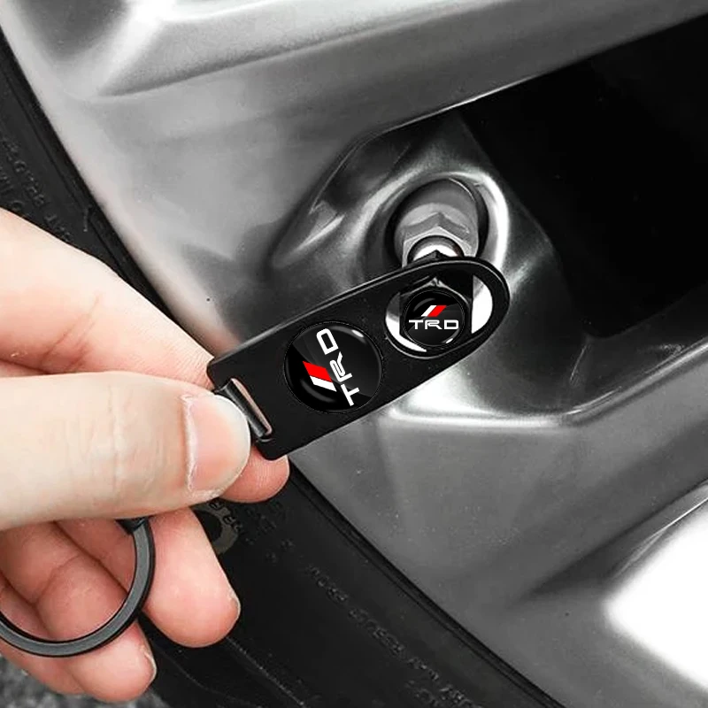 سلسلة مفاتيح لتصفيف السيارة مع أغطية صمامات الإطارات التلقائية لـ TRD Toyota Corolla Yaris Aygo GT86 Prius RAV4 CHR Camry Auris