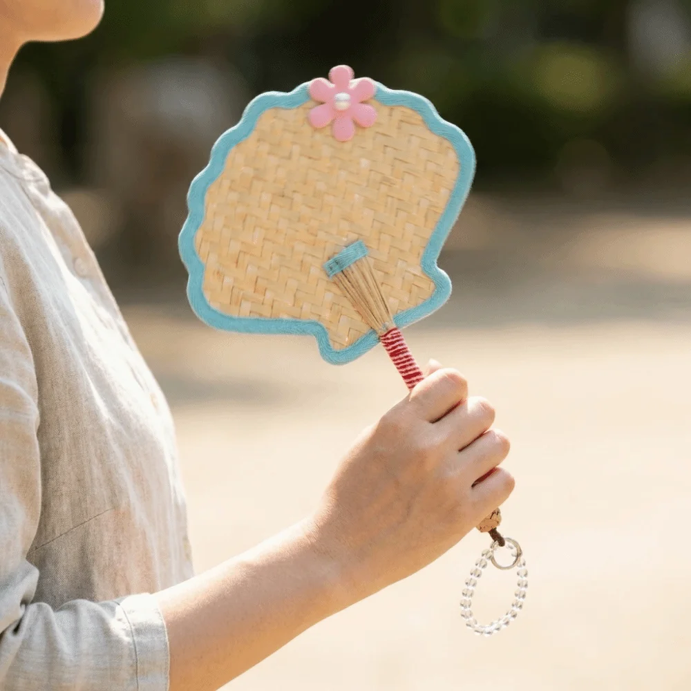 Lightweight Shell-shaped Hand-Woven Fan Cute with Hanging Hoop Cattail Fan Natural Portable Summer Cooling Fan School/Office