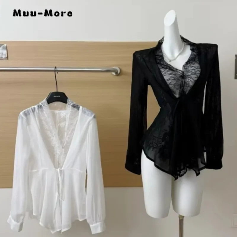 

Весна 2025 г., клубные милые стильные кружевные блузки с v-образным вырезом и длинными рукавами, женские повседневные кокетки, модные однотонные тонкие рубашки на шнуровке