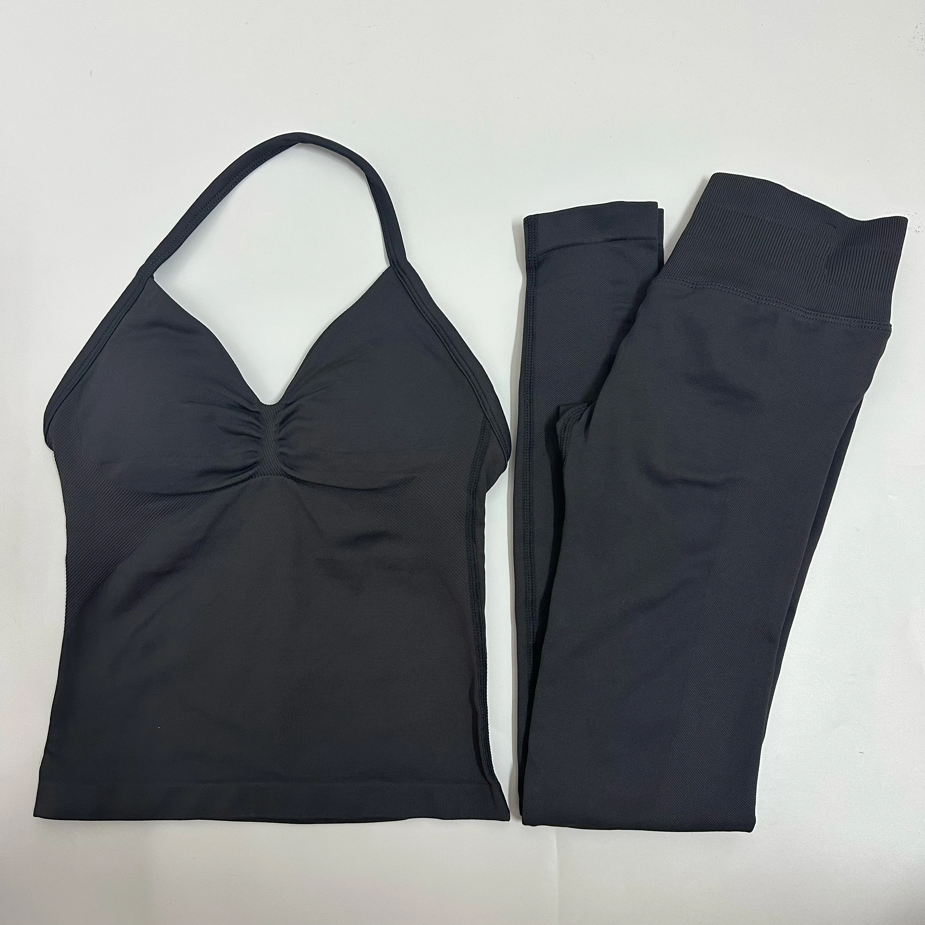 2-delige yogaset voor dames: top zonder rug en high waist scrunch leggings, fitness outfit