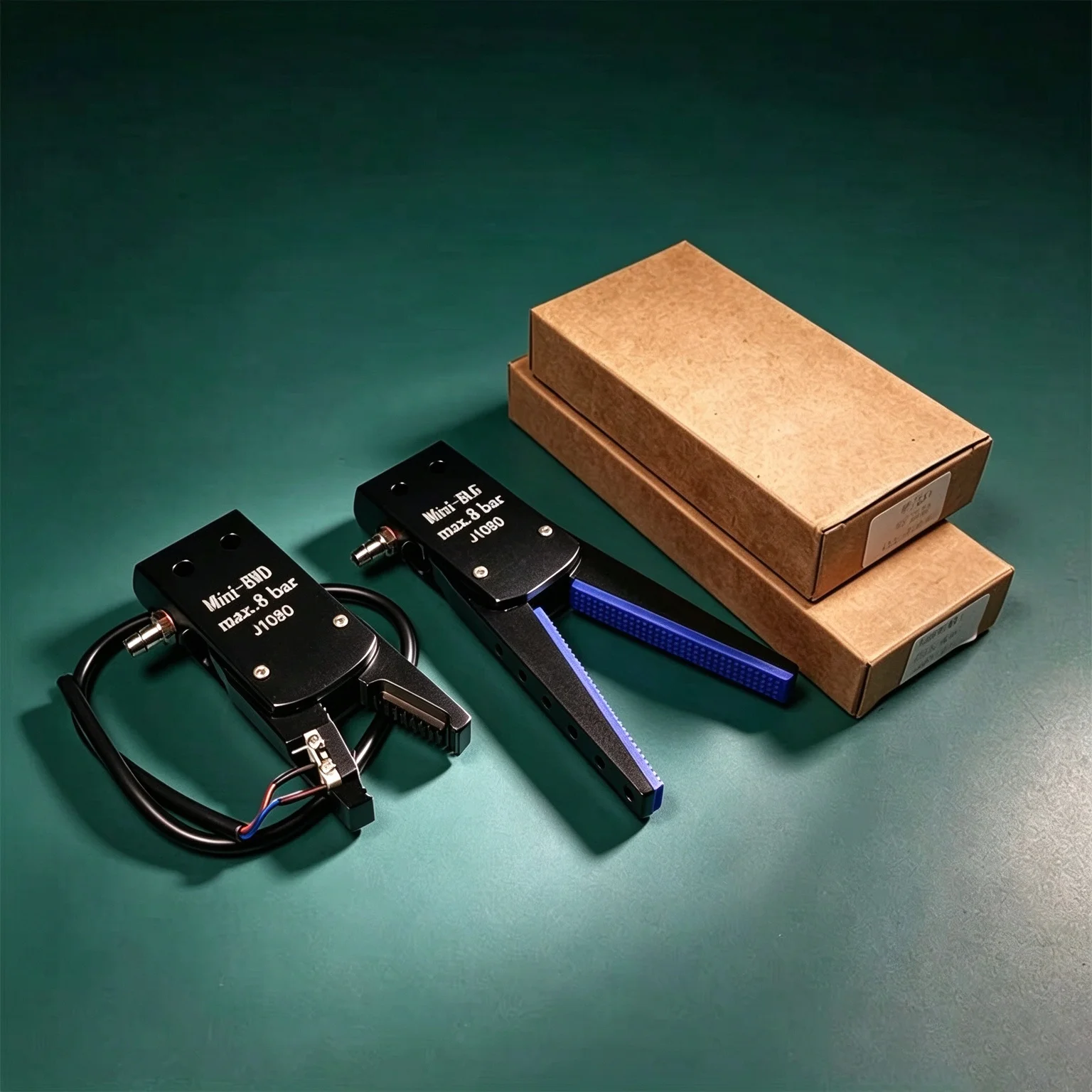 STAR Type Accessory Fixture with Magnetic Induction Antiskid Cover for Injection Molding Mini Gripper Manipulator