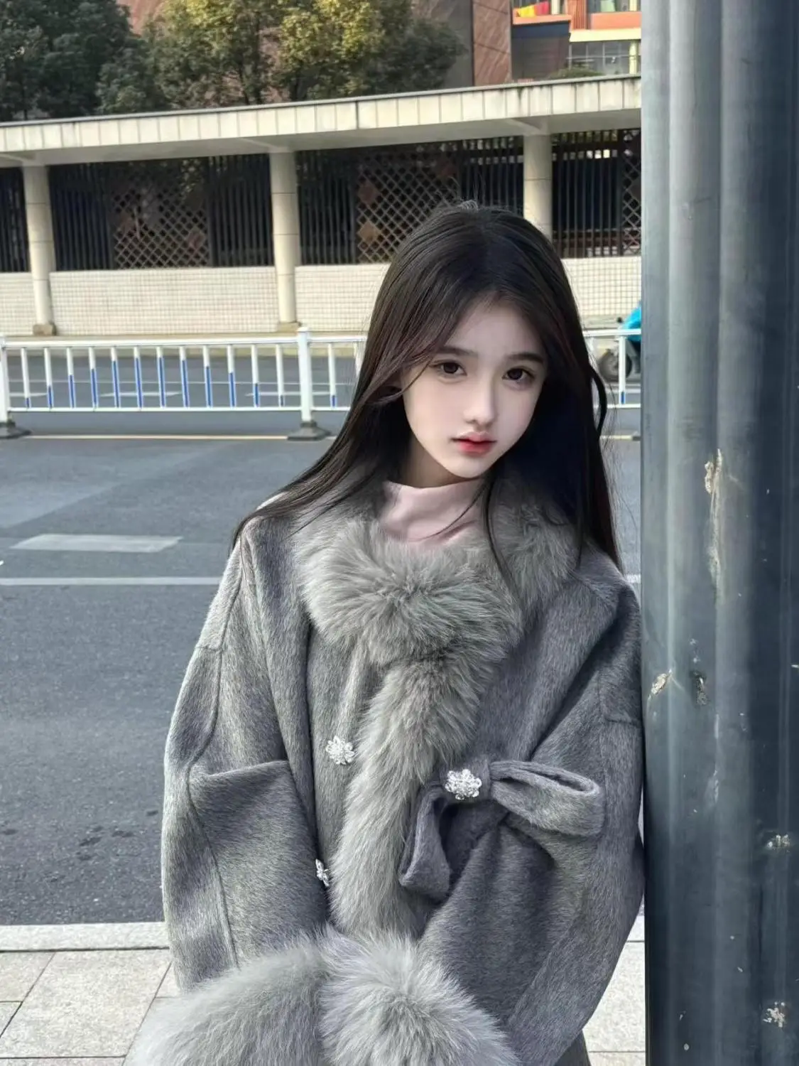 Płaszcze damskie z mieszanki wełny, płaszcz wełniany, niebieski, jesień, aksamit, podszyty polarem, wzorzysty, zapinany na zamek, stójka, rozkloszowany, na konferencję, dla dojrzałych kobiet