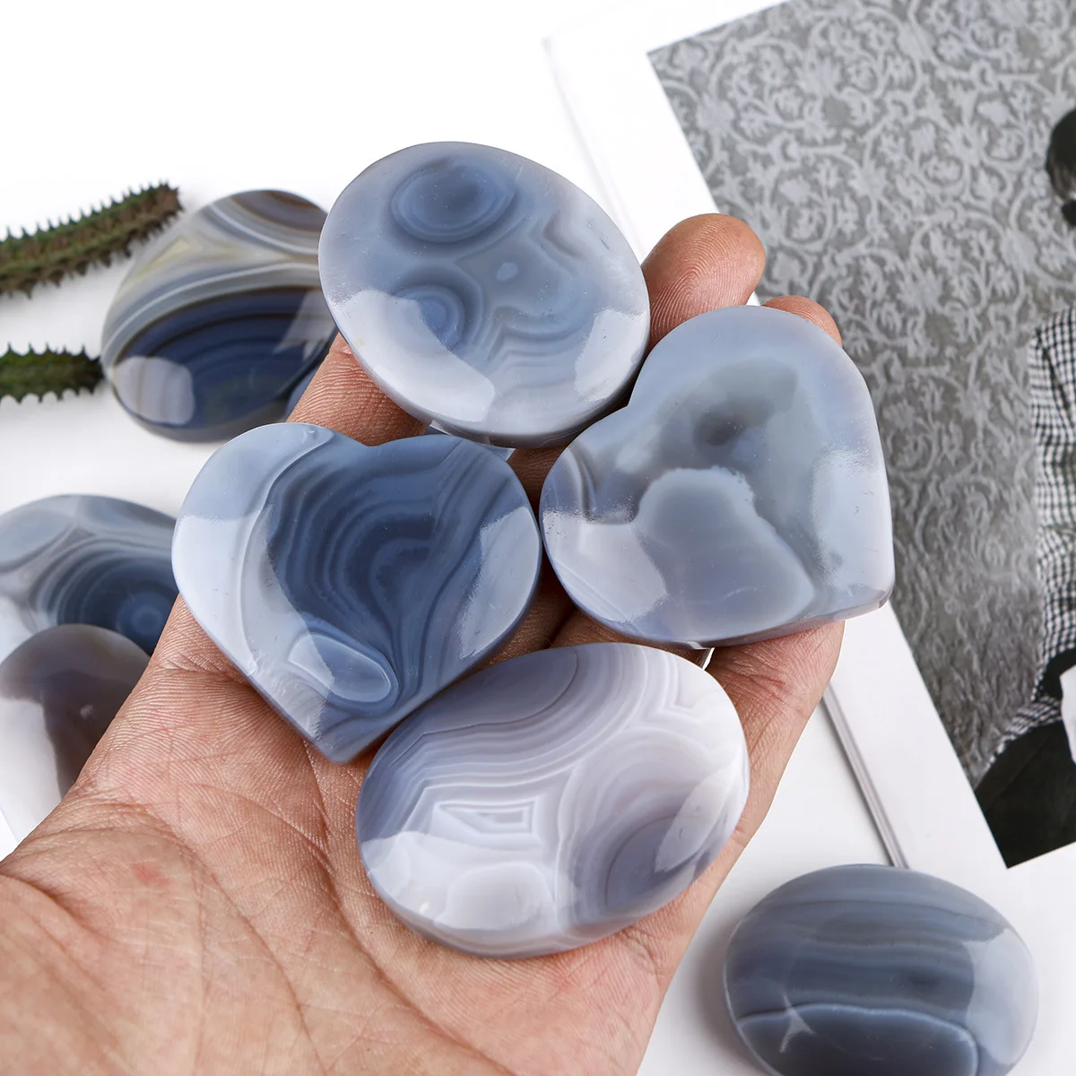Crystal Handicrafts, Hand-polished Gray-wrapped Agate Rough Stone, Love To Play