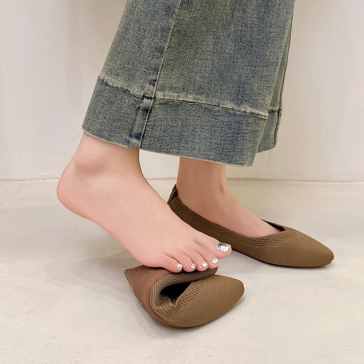 2025, Damen-Schuhe mit spitzer Zehenpartie, atmungsaktiver Stoff, Frühling und Sommer, flache Schuhe, weiche Sohle, Slip-on-Müßiggänger für Mädchen, tägliches Gehen, Fahren – Detail 14