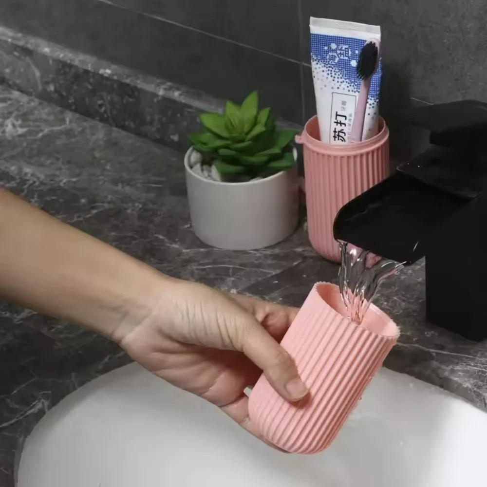 Travel Portable Plastic Toothbrush Cup Travel Toothbrush And Toothpaste Storage Box For Bathroom And Outdoor