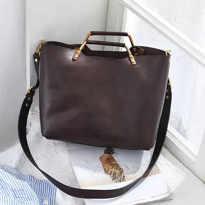 

Vintage metal handle women's handbag Luxury design multi-functional shoulder bag Large capacity commuter crossbody briefcase new