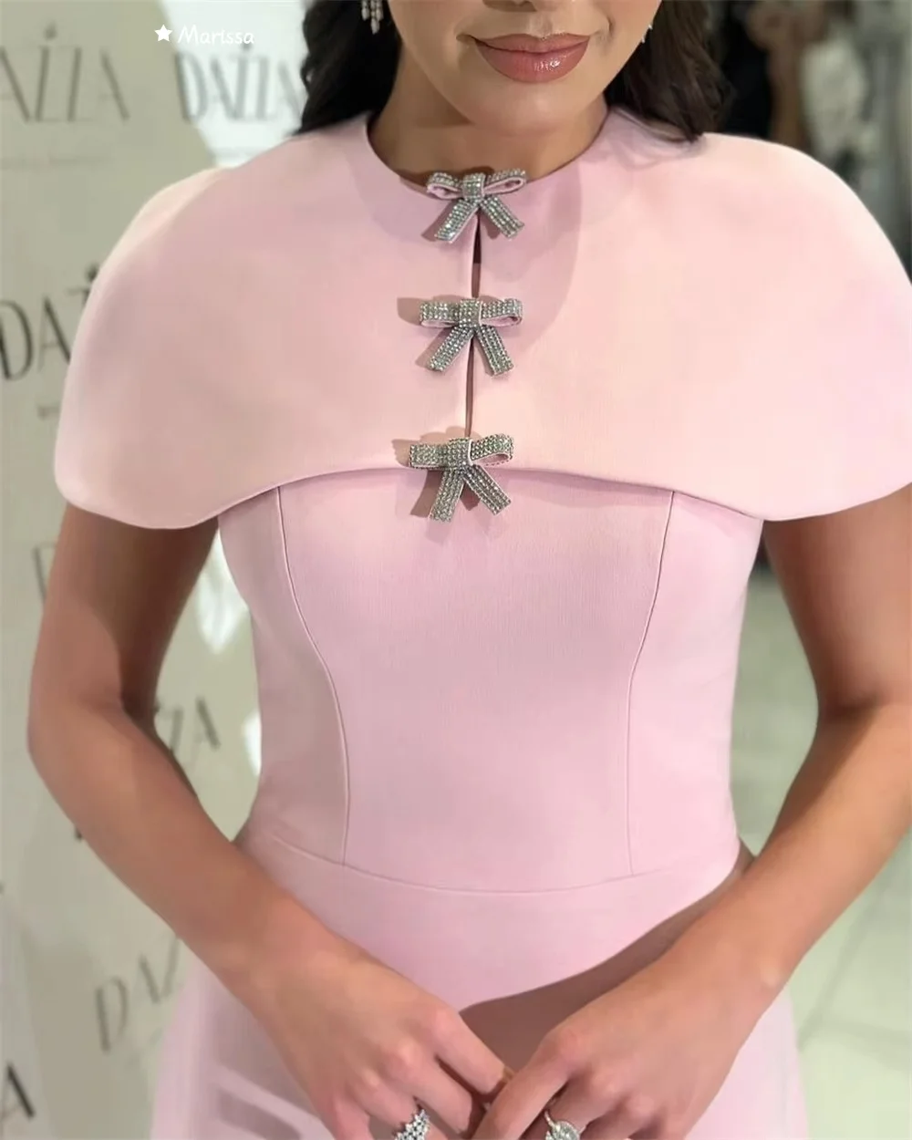 فساتين سهرة ماريسا للسيدات فساتين حفلات أنيقة للنساء فاخرة مصنوعة حسب الطلب على شكل حرف a من الساتان بدون أكمام ورقبة على شكل فيونكة للحفلات الراقصة