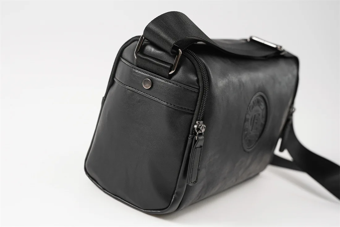 3D-Buchstaben-Bedruckte Umhängetasche für Herren Luxuriöse Weiche Leder-Umhängetaschen Modisches Design Schultertasche Männliche Sling-Handtaschen – Detail 12