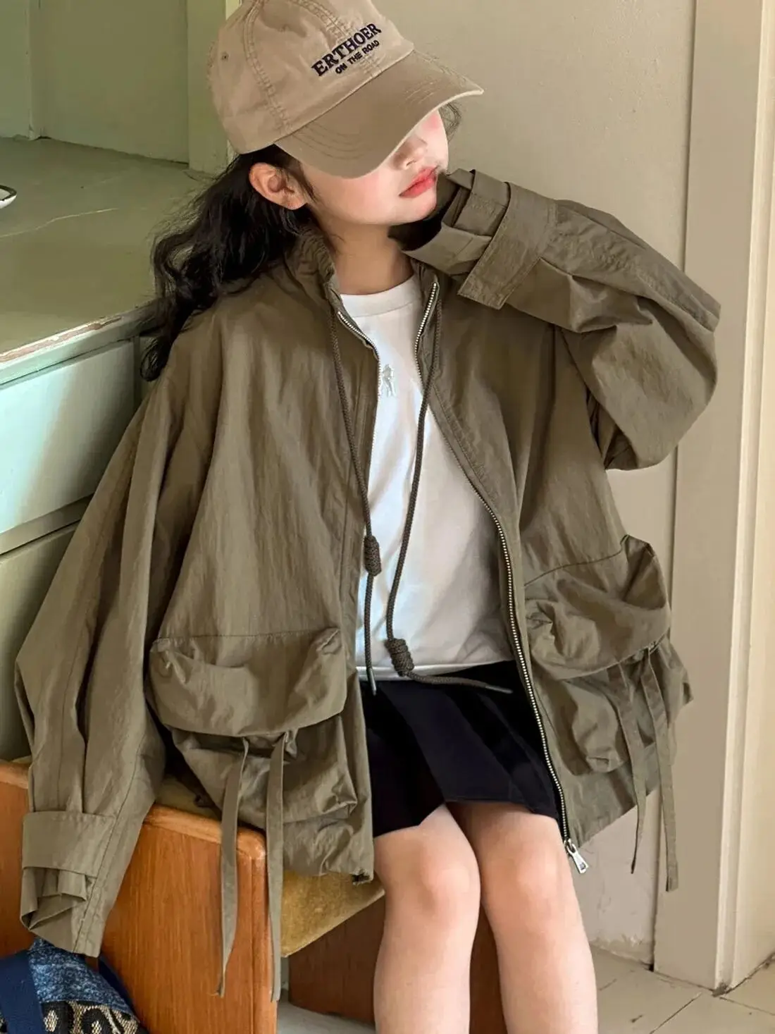 

Демисезонная повседневная куртка для девочек: новая модель, свободный крой, на молнии, ветровка, модная верхняя одежда для детей