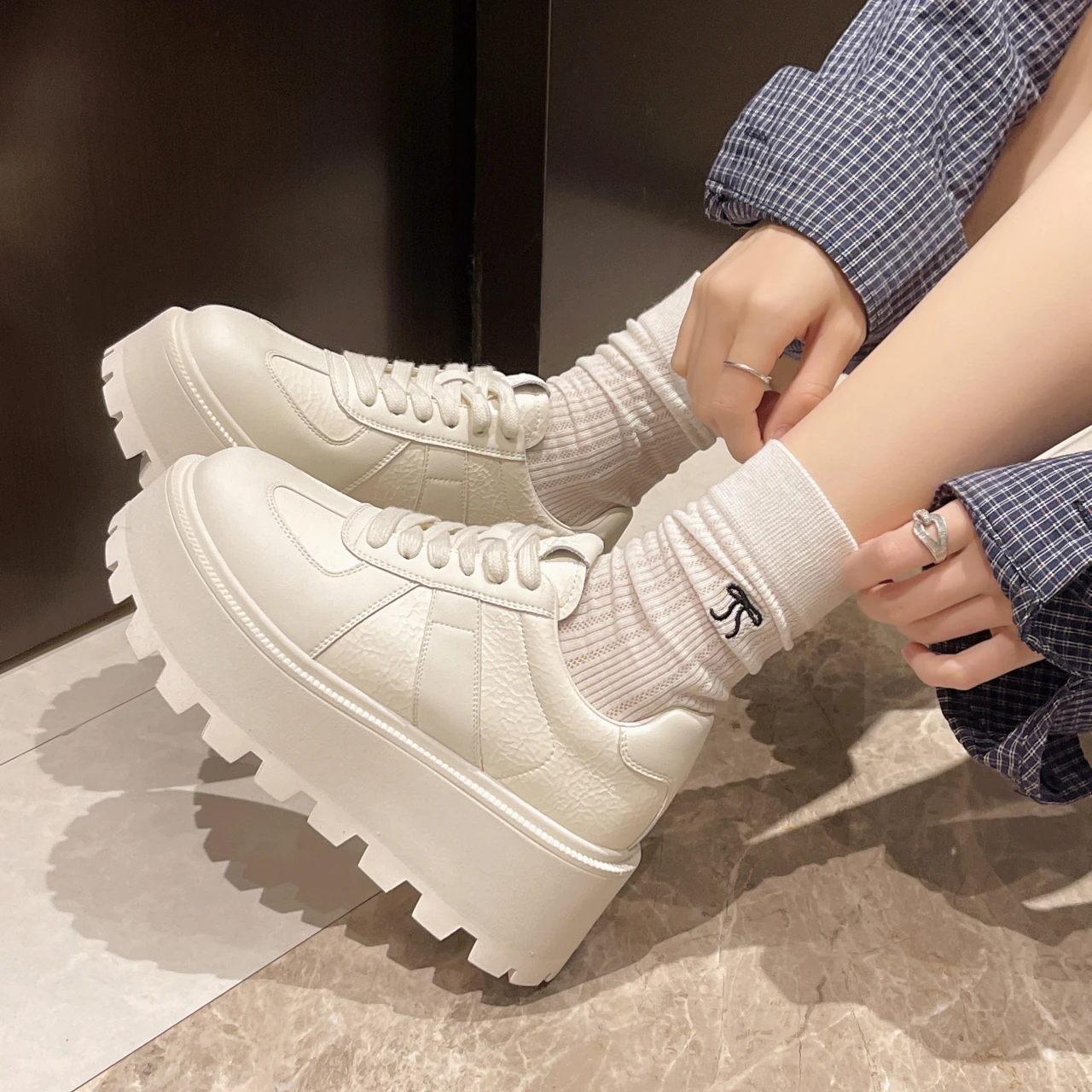 Women 6CM High Platform Sneakers Casual Outdoor Skateboard Shoes Comfortable Lace Up Chunky Sneakers Running Sports Shoes Female