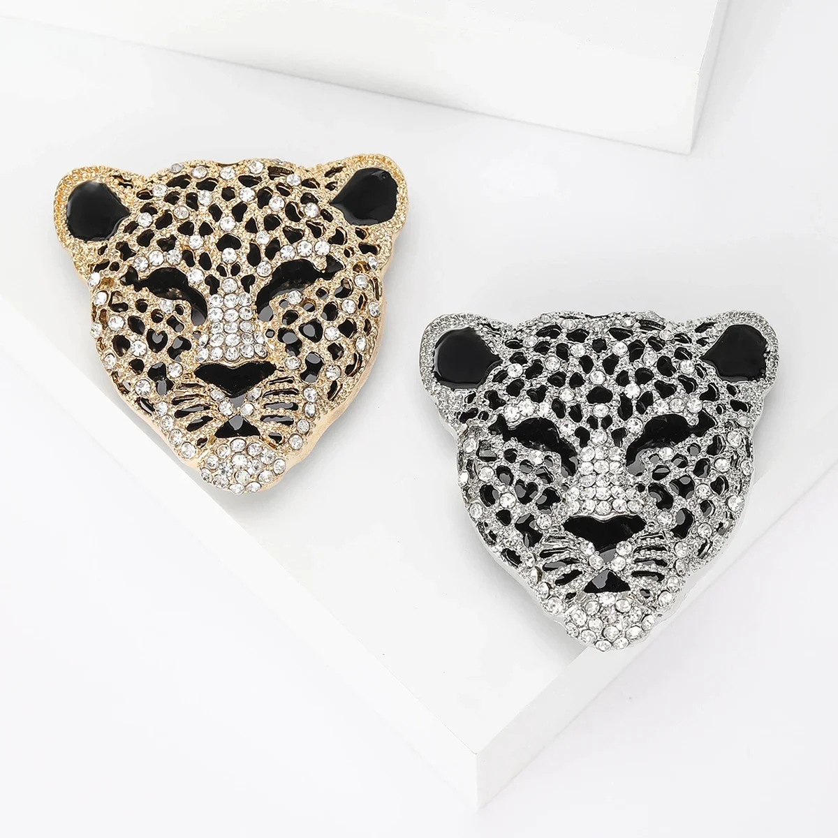 Rhinestone Leopard Brooches for Women Unisex Animal Pins Event Party Backpack Decoration Clothes Accessories