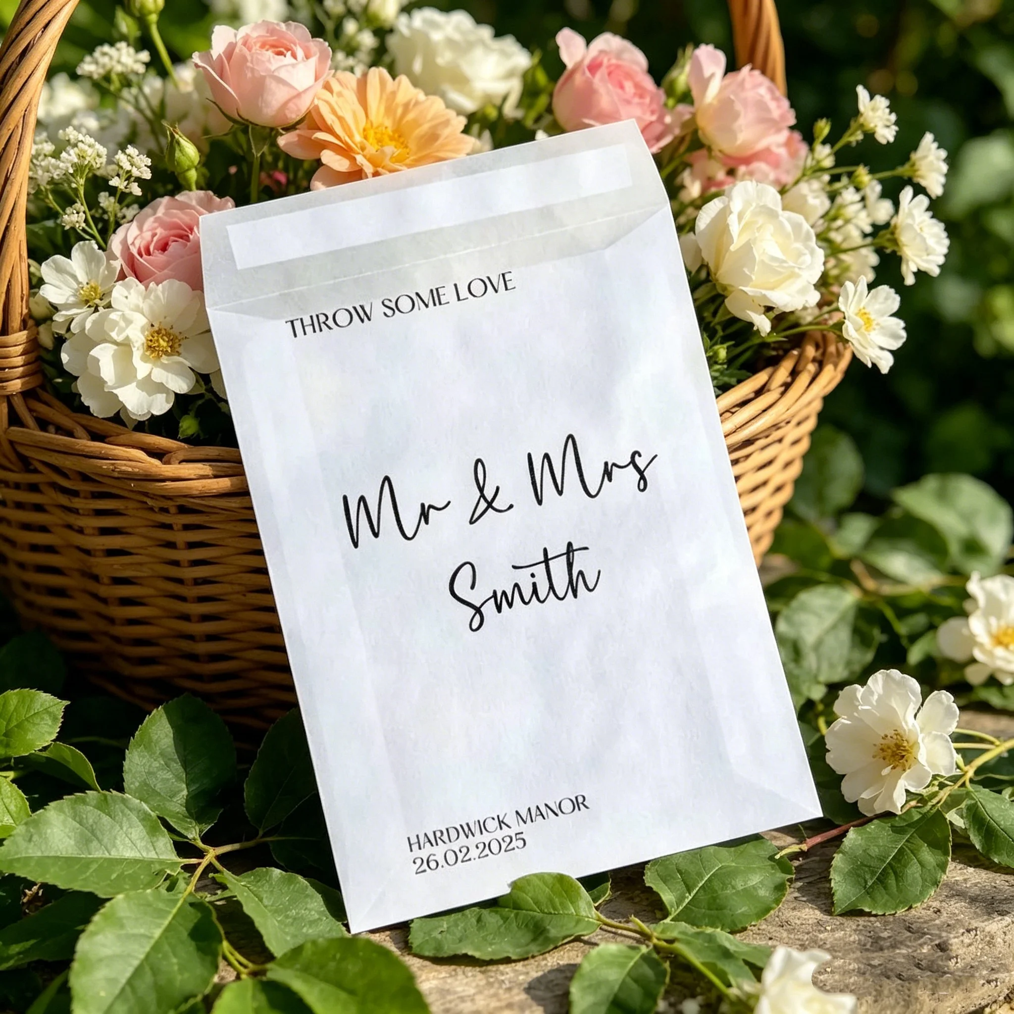 Custom Text Wedding Confetti Bags Minimalist Mr & Mrs Print Tissue Paper Pouches Custom Venue Date Wedding Exit Throwing Petals