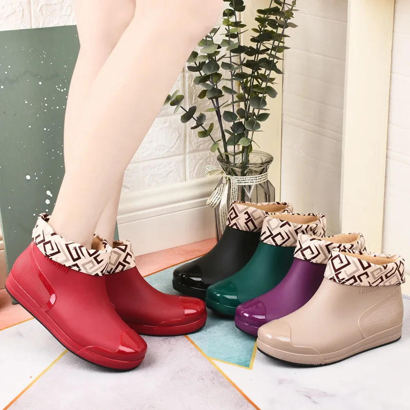 2023Fashion Women\'s Rain Boots Short Tube Non-slip Thickened Water Boots Warm Overshoes Comfortable Wear-resistant Boots