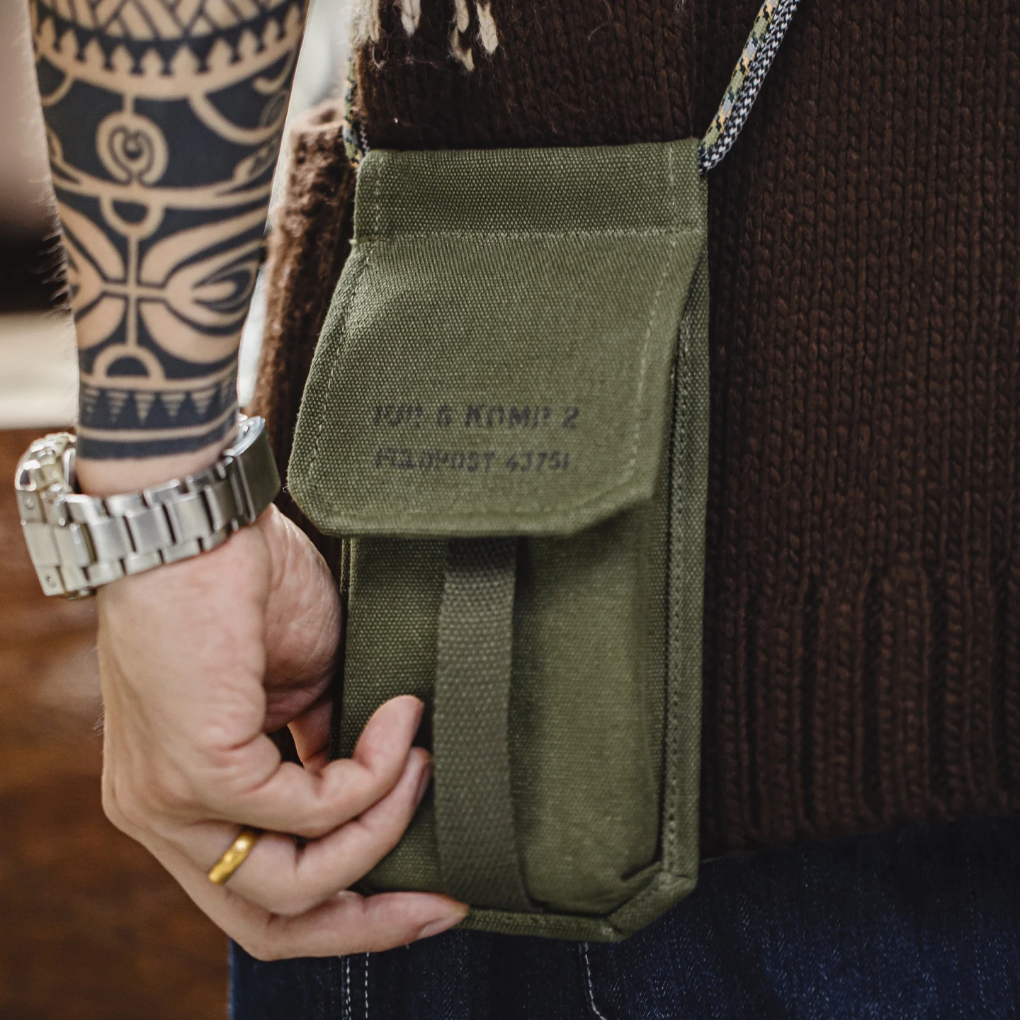 Maden Vintage M-16 Military Green Mini Phone Bag Crossbody Casual Bags Detachable Coin Purse for Men and Women Daily Outfit