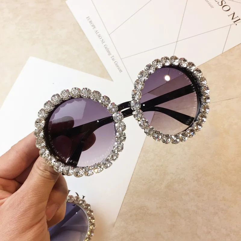 Oversized Rhinestone Ladies Sunglasses Round Brand Designer Black White Large Frame Sunglasses Female Diamond Glasses UV400