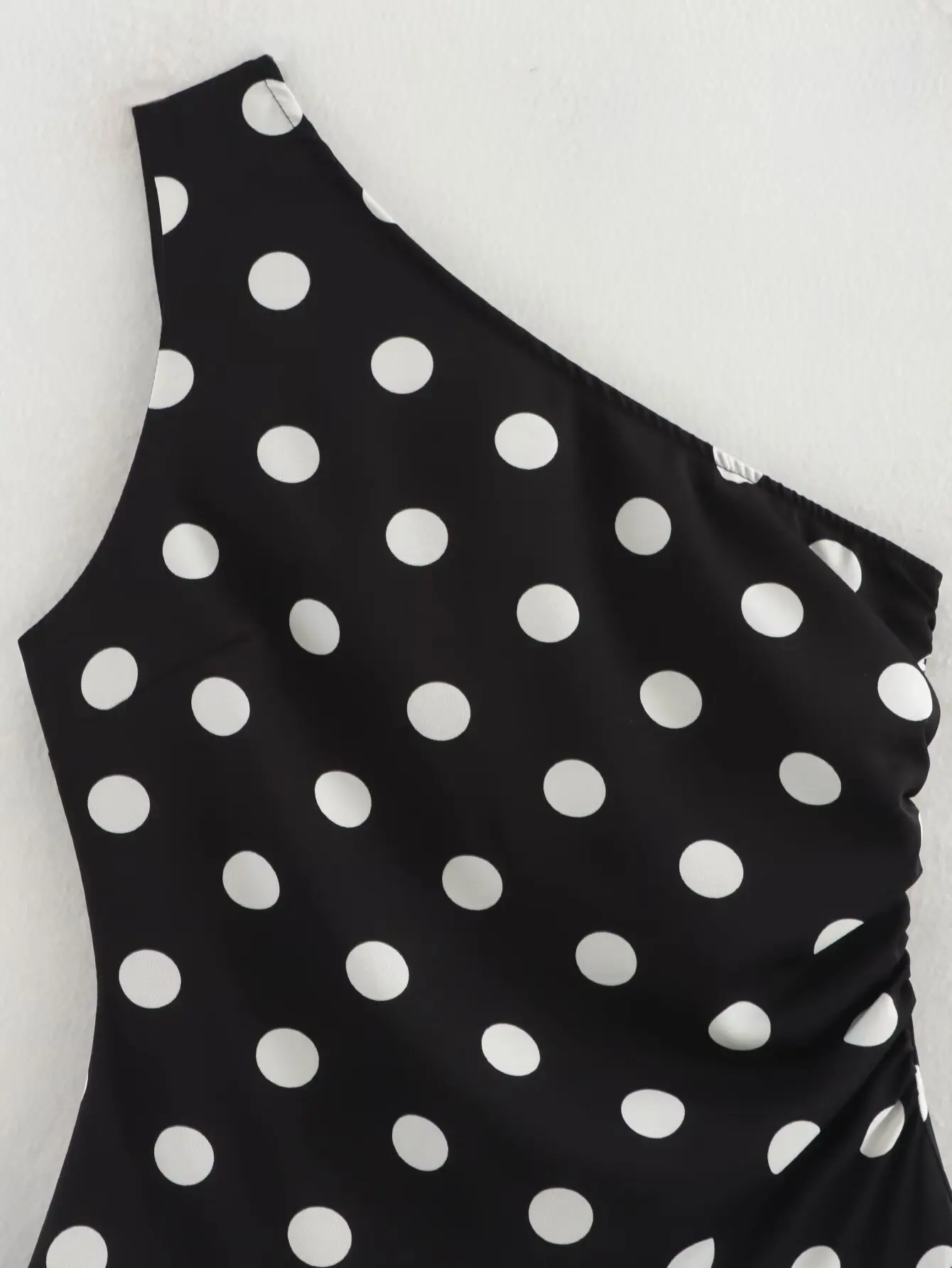 Zevity Women Fashion Single Shoulder Polka Dots Print Asymmetrical Slim Dress Female Hem Pleats Casual Party Vestidos DS9168 view 3