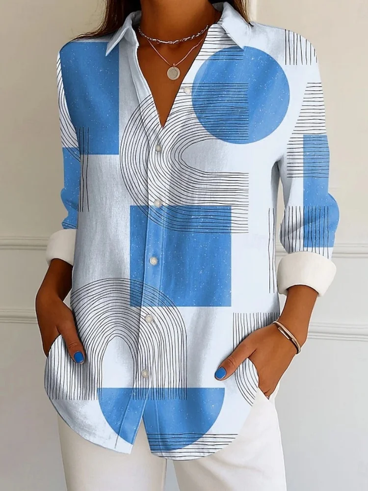 ミニマリストでカジュアルなスタイルの女性用シャツ。襟はラペルで、ゆったりとしたデザインで通気性があります。ファッショナブルなストリートウェアのトップスです。