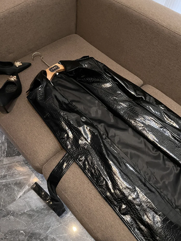 2026 Novo Casaco Feminino de Couro PU com Botões Duplos, Cintura Ajustada, Corta-Vento Moderno e Jaqueta Vintage Elegante