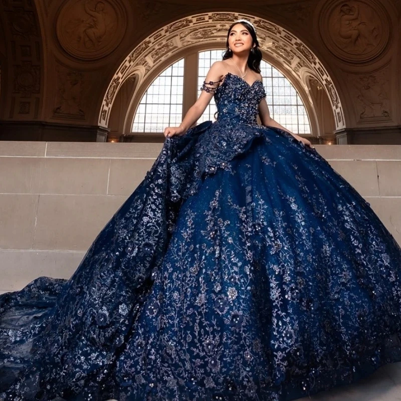 فساتين Quinceanera لامعة باللون الأزرق الداكن ثوب حفلة قبالة الكتف ترتر دانتيل مزين بالخرز تول مشد حلو 16 فستان فيستدوس