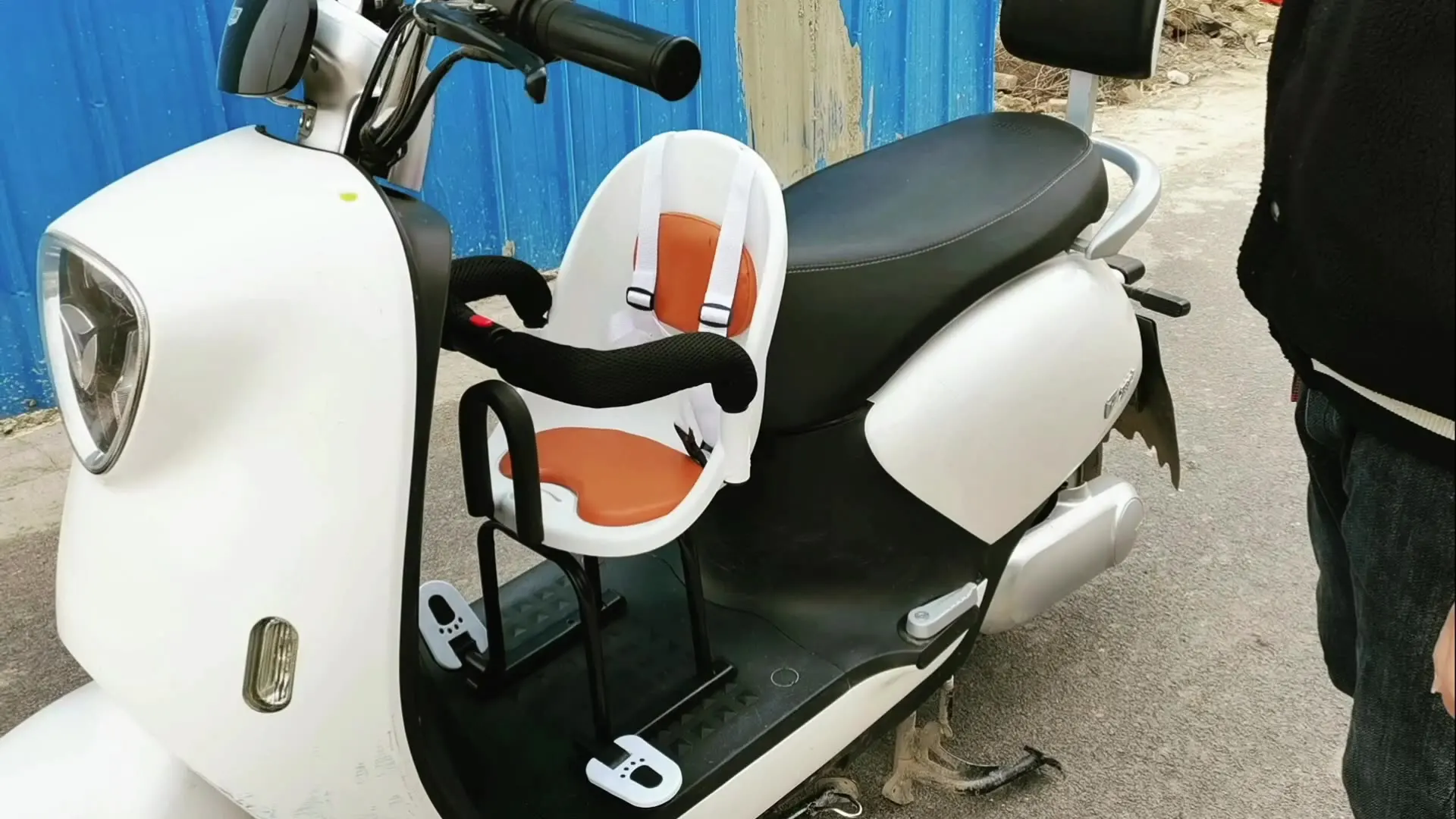 Asiento seguro para bicicleta infantil, asiento de bebé, asiento de asiento delantero con respaldo, pedales de pie, fácil de instalar