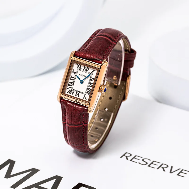 

Simplestylishand versatilethis small square watch exudes a sophisticated retro feel, perfect for both students and professionals