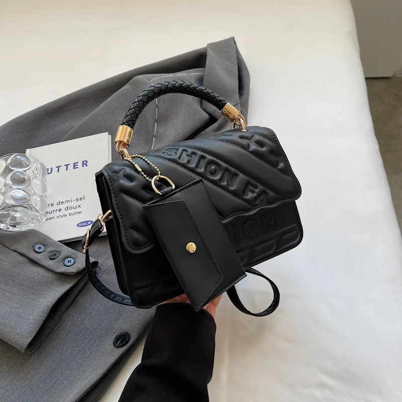 

Модная сумка с тиснением букв, новая модная маленькая квадратная сумка, модные универсальные женские сумки через плечо на одно плечо