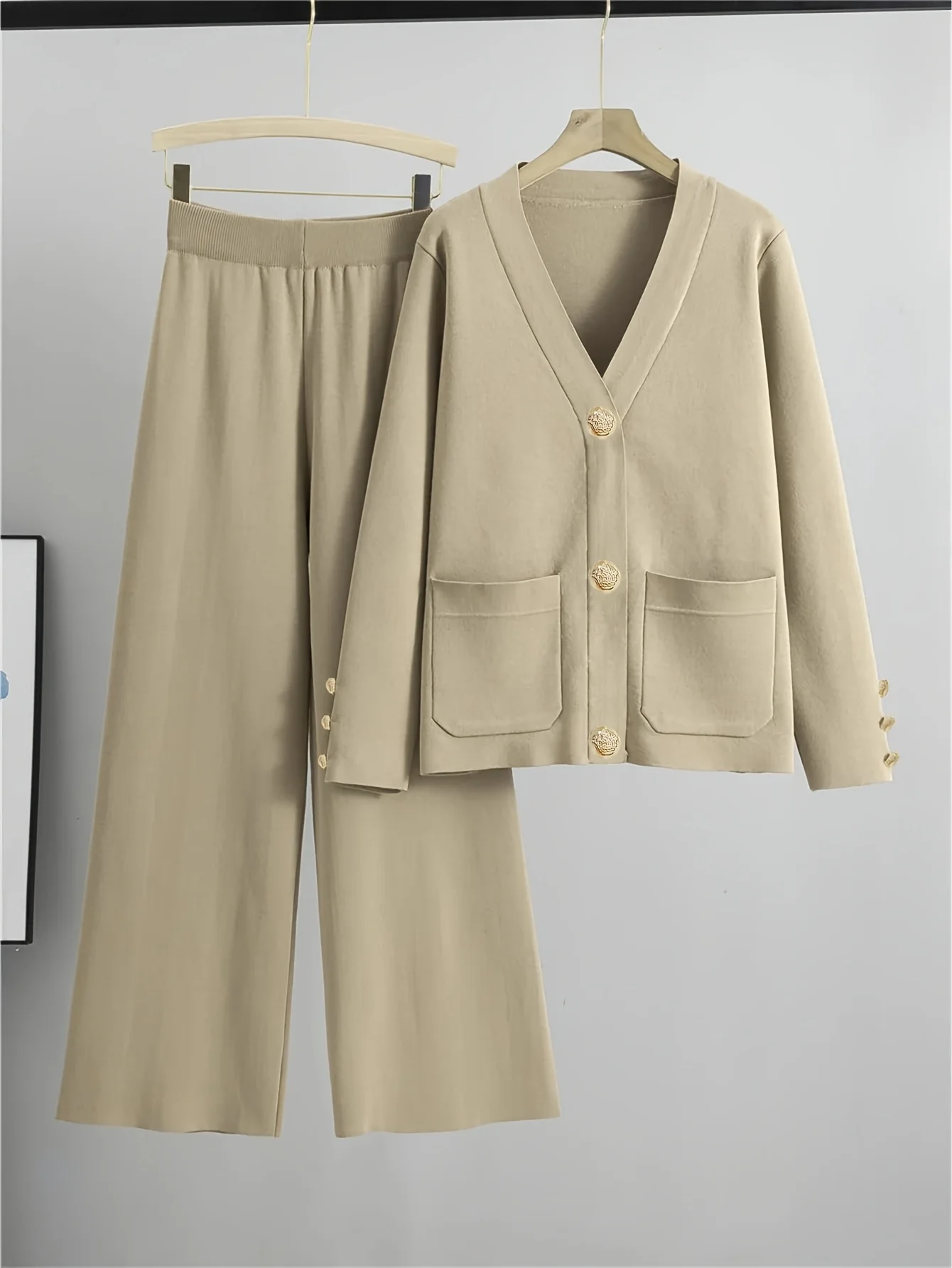 

Женский комплект: вязаный кардиган цвета хаки с V-образным вырезом и брюки с широкими штанинами, нежный элегантный повседневный костюм из двух предметов