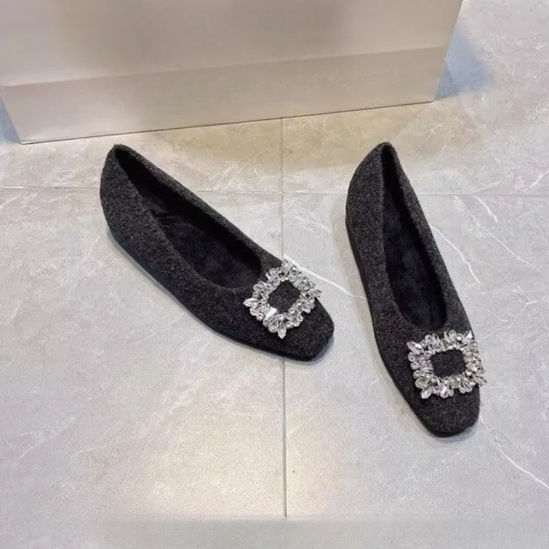 

2025 Winter Elegant Pointed and Plush Sexy Low Heel Casual Shoes Fashionable New Comfortable Plus Size Women's Shoes