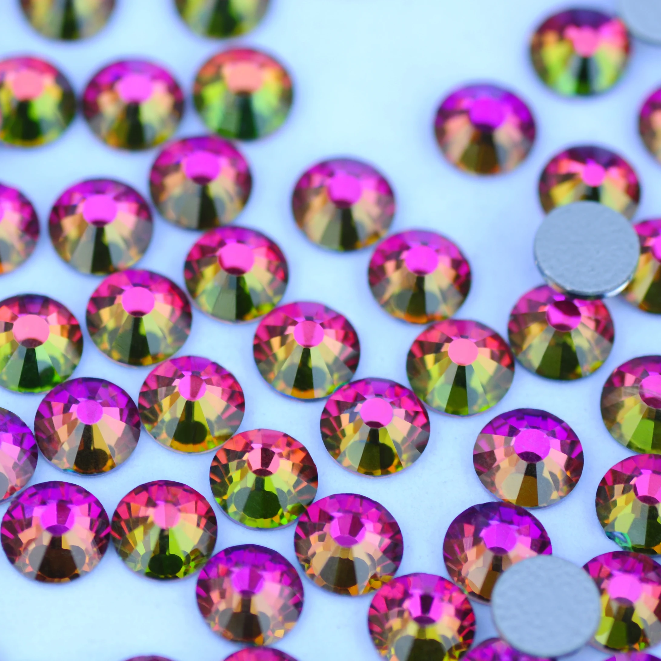 Vitrail Mittelgroße Hochwertige Glas-Strasssteine mit Silberrückseite für Nagelkunst, DIY-Bastelarbeiten und Dekorationen – Detail 4