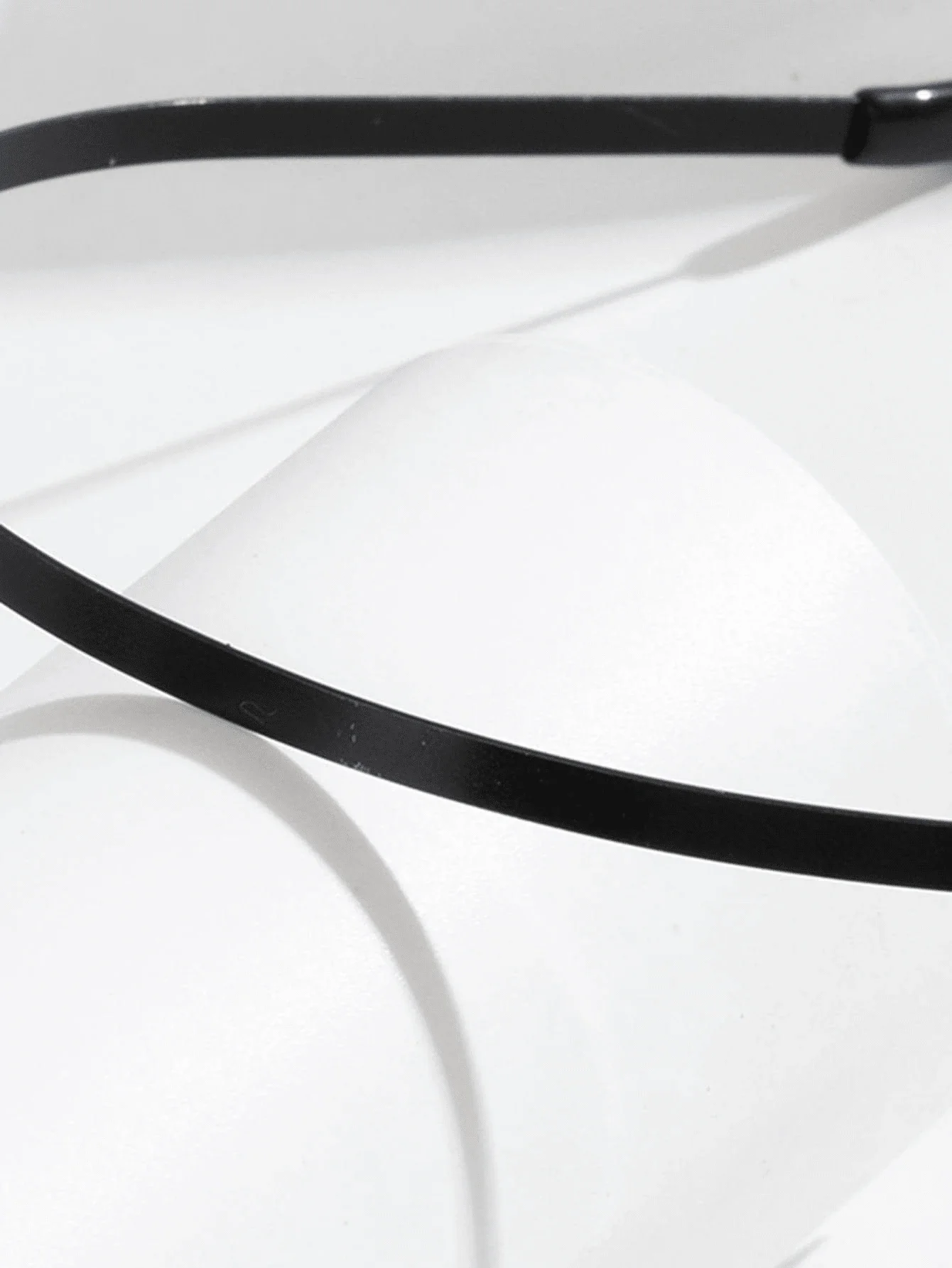 

Minimalist Invisible Headband For Adults Unisex Fashion Accessory