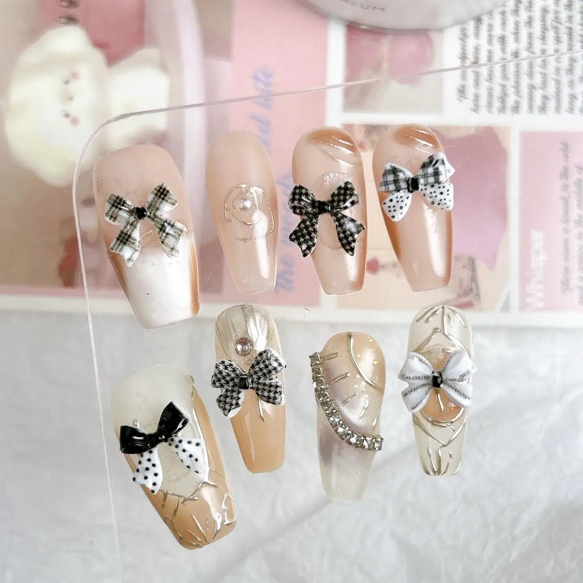 Breloques pour ongles en résine noir et blanc, mélange aléatoire, en vrac, multi-styles, motif damier, nœud, décoration pour Nail Art, artisanat de bricolage